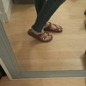 Like new Birkenstock style brown sandals EUC